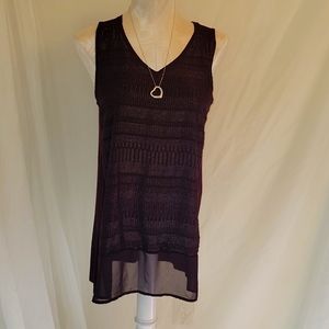 Sleeveless top in color eggplant- size (M)